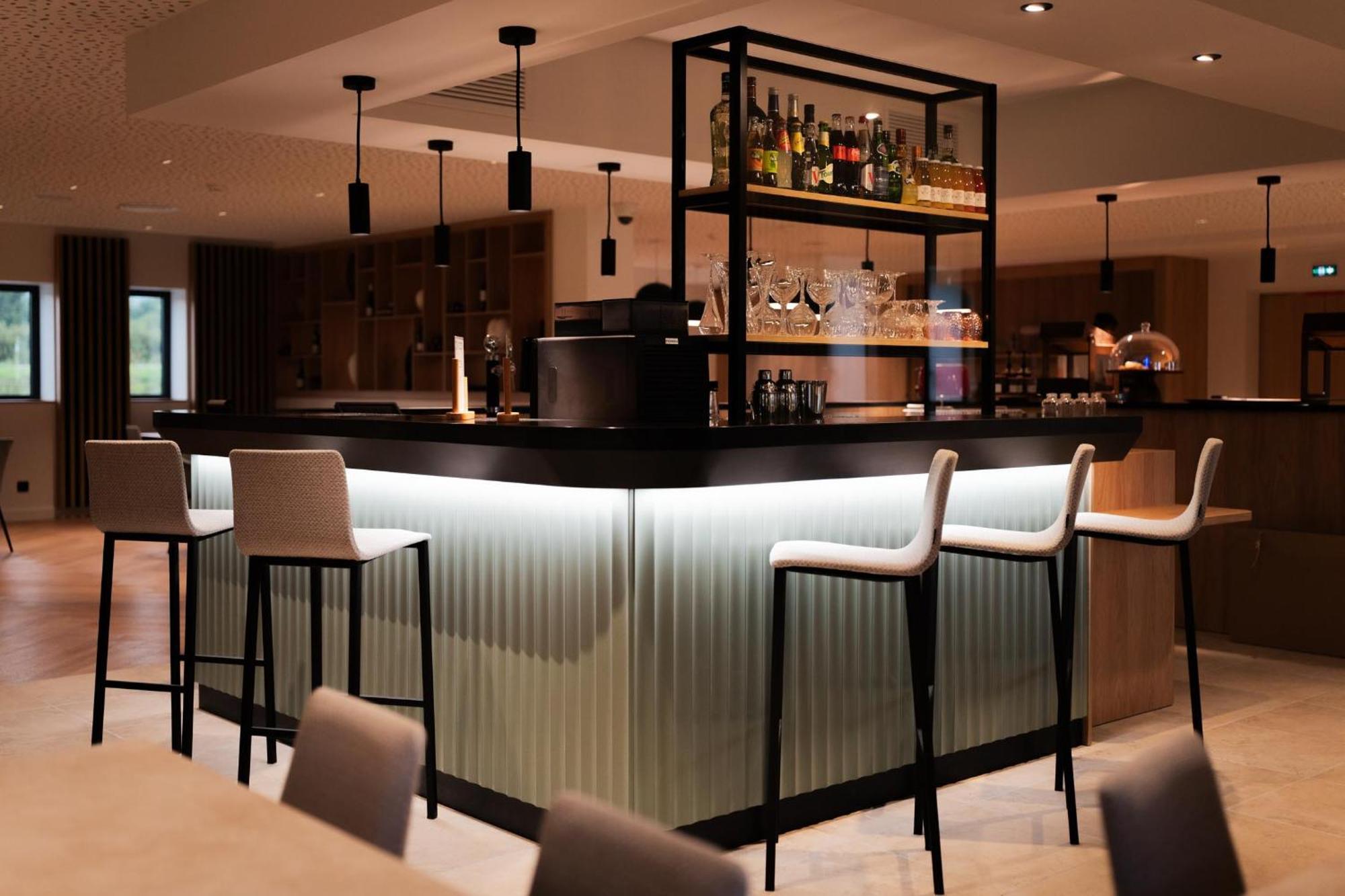 Bo Hotels Ambronay Екстер'єр фото