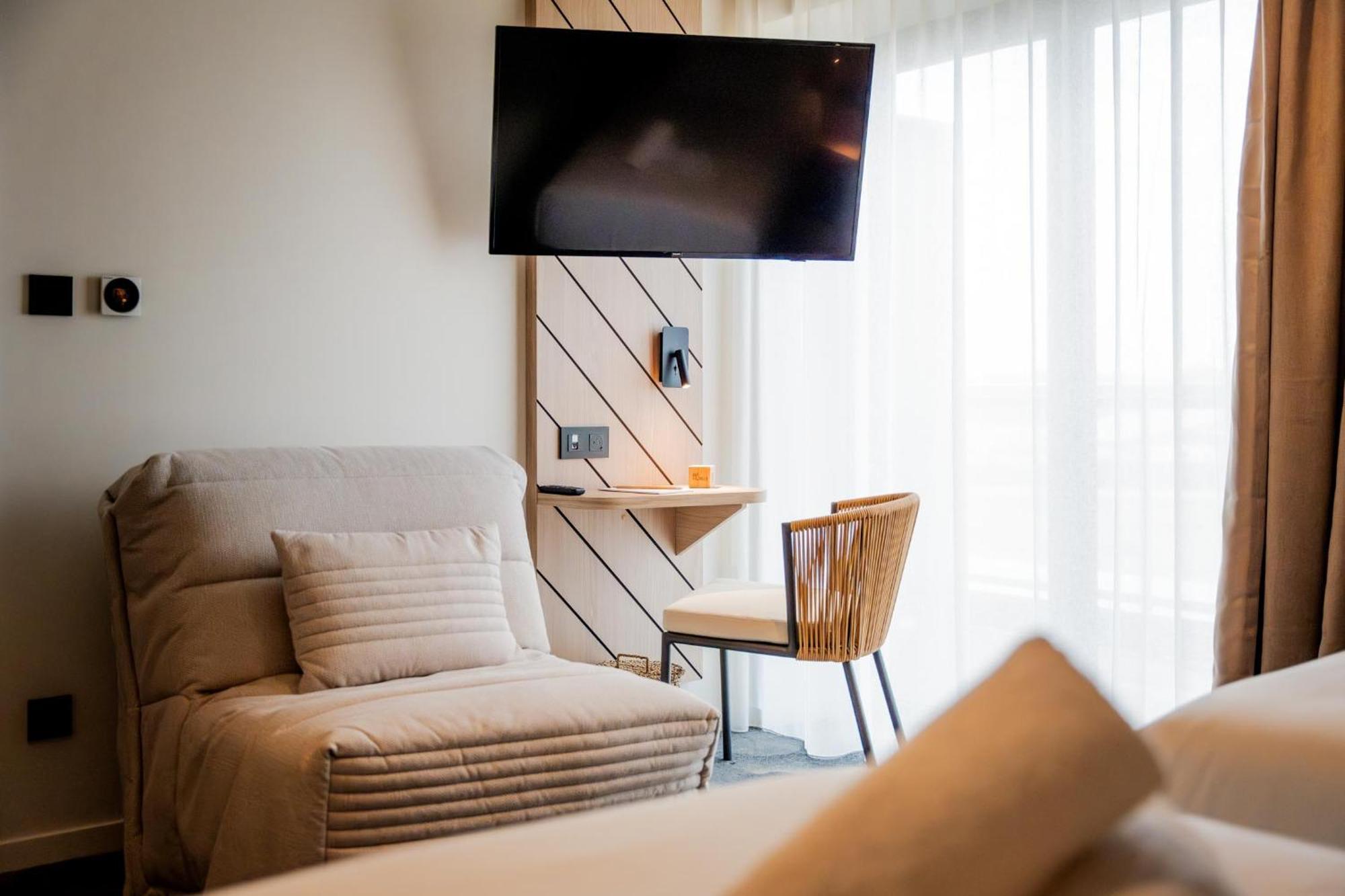 Bo Hotels Ambronay Екстер'єр фото
