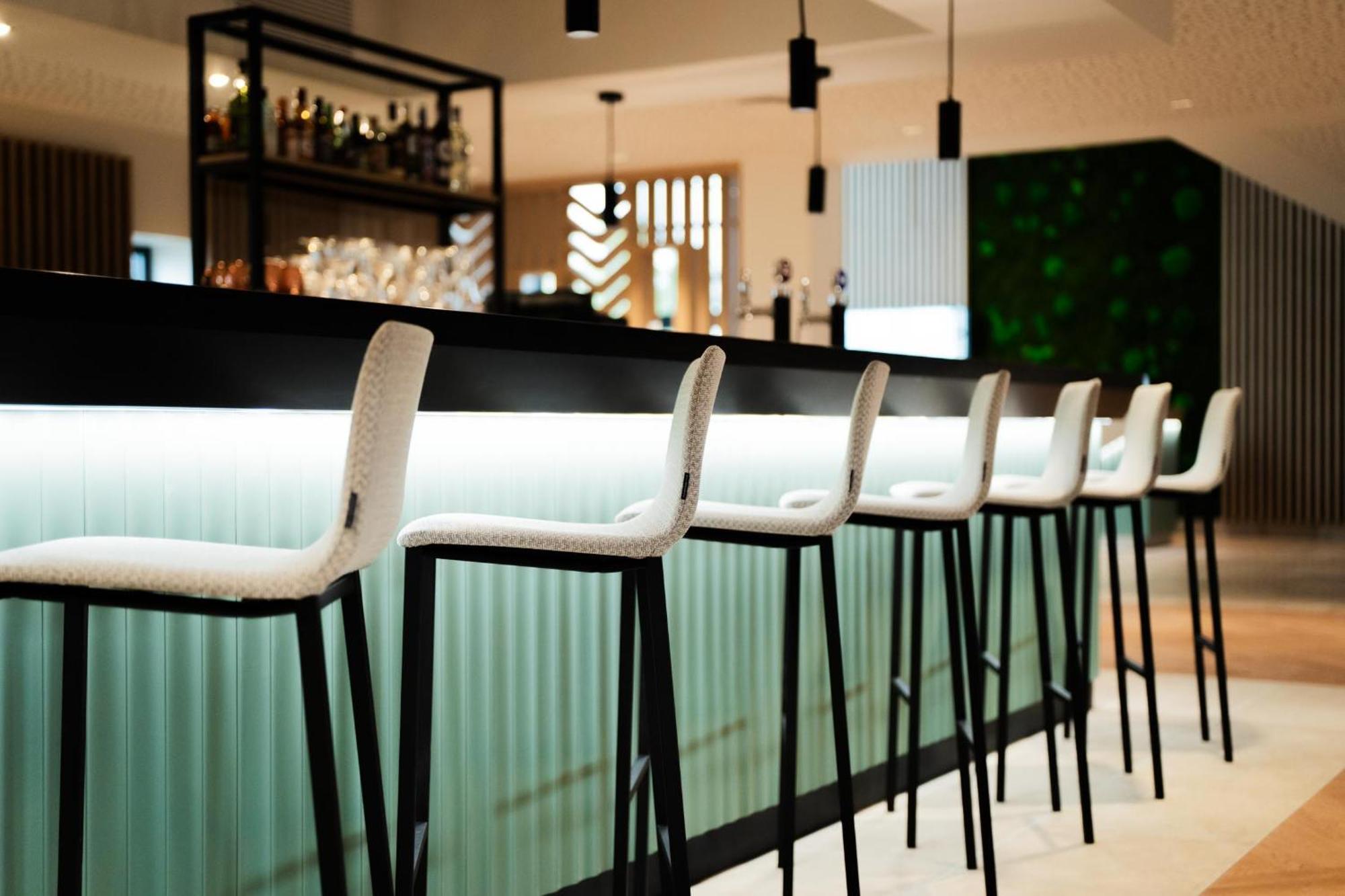 Bo Hotels Ambronay Екстер'єр фото