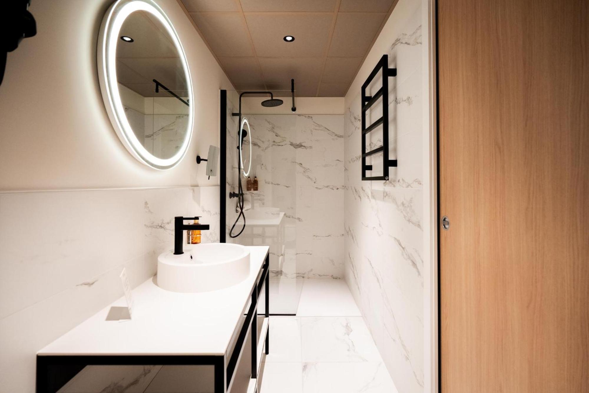 Bo Hotels Ambronay Екстер'єр фото
