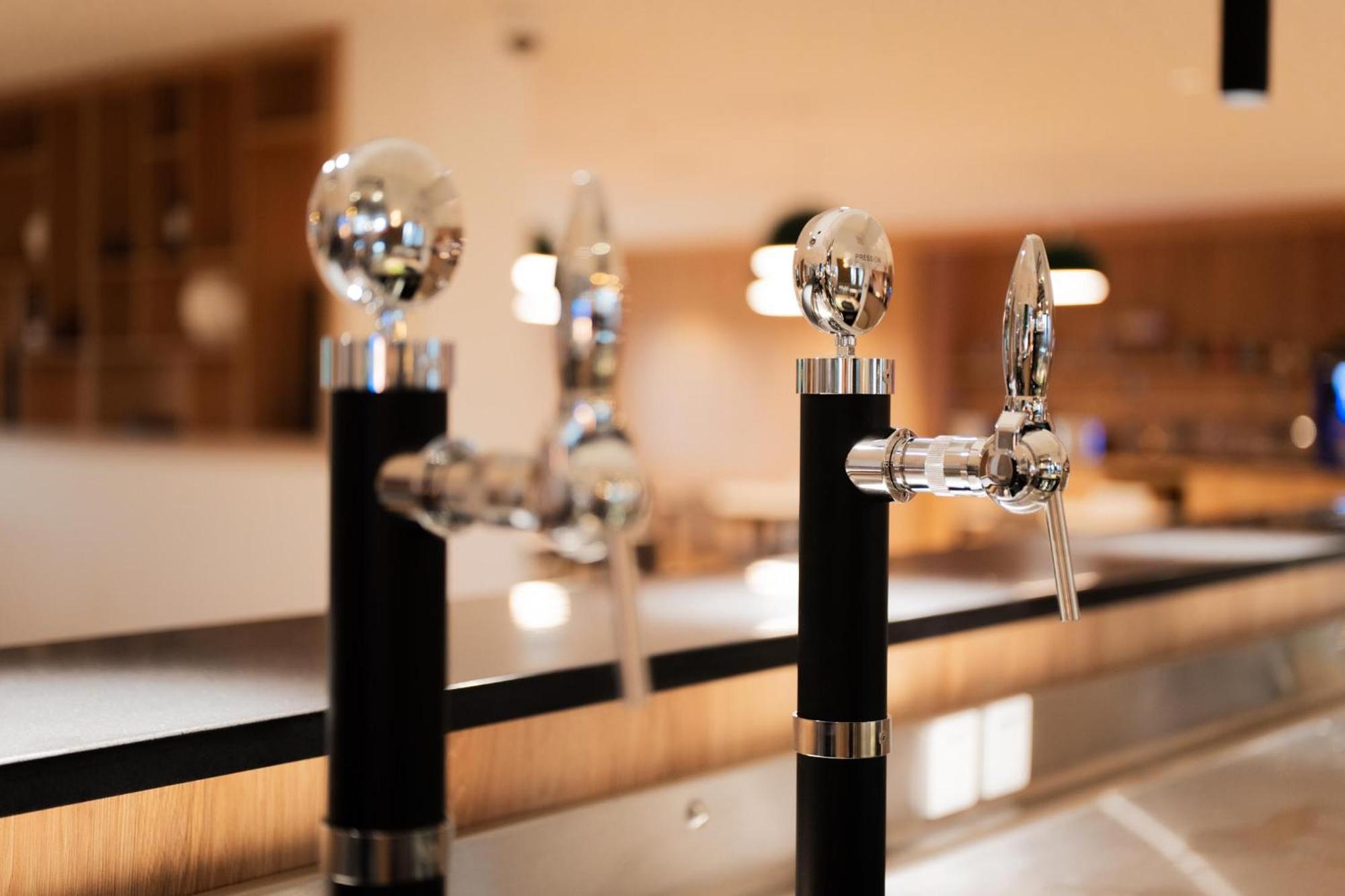 Bo Hotels Ambronay Екстер'єр фото